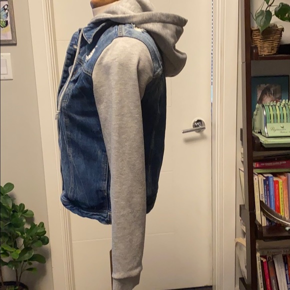 Oversized hooded Jean Jacket - Picture 2 of 7